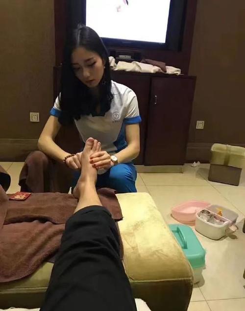 喝茶聊事业